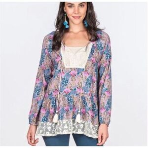 LIKE NEW MATILDA JANE MULTICOLOR FLORAL AND LACEY BLOUSE SIZE WOMEN’S MEDIUM